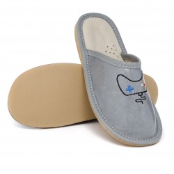 kapcie dziecięce skórzane szare z haftowanym joystick