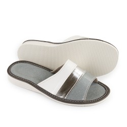 Pantofle damskie, paski srebrno białe