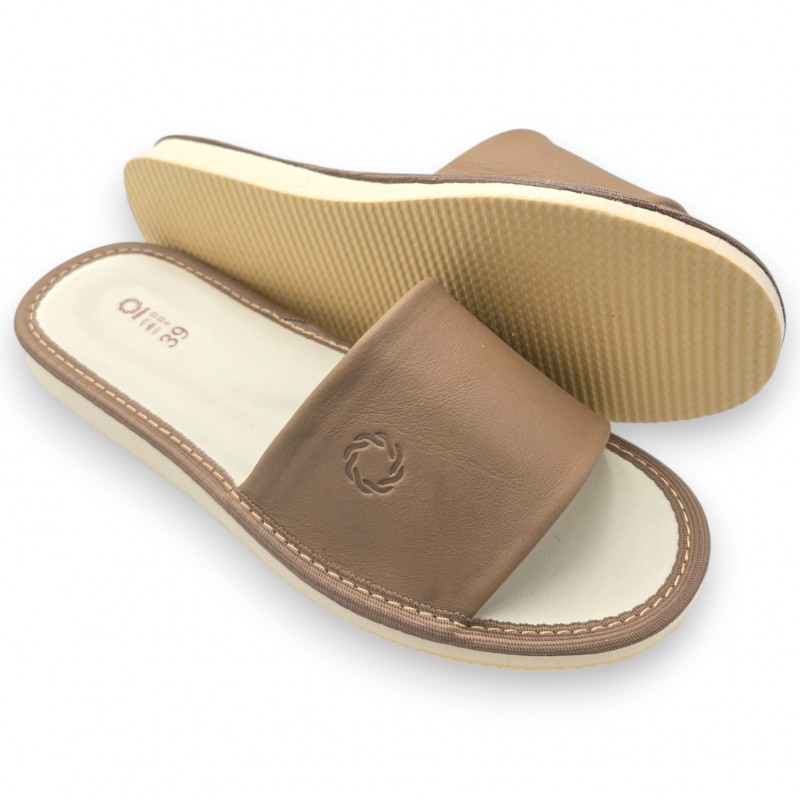 Kapcie damskie skóra naturalna, brązowe, lekkie i wygodne