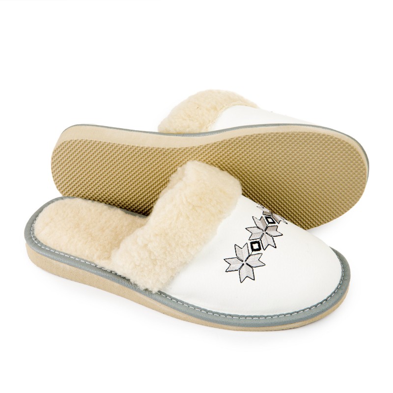 Ciepłe kapcie damskie, wełna, białe