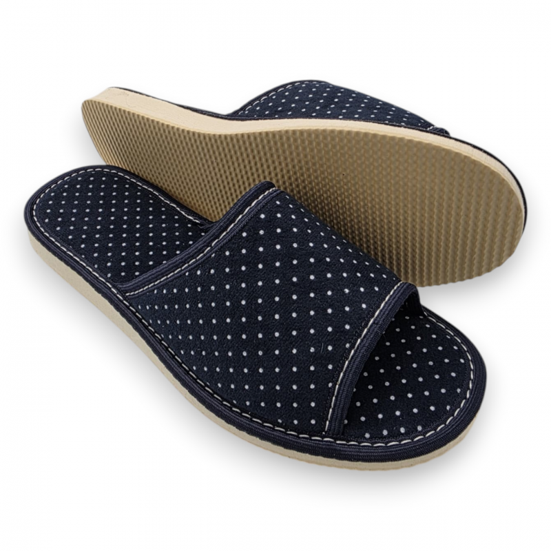 Kapcie damskie materiałowe, granatowe w kropki