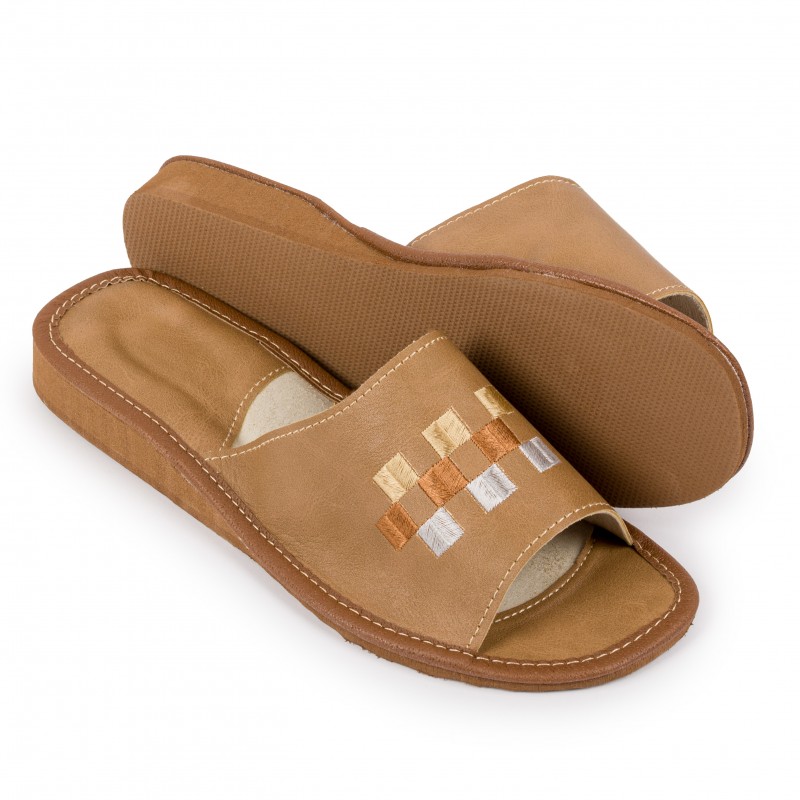 Pantofle damskie, skóra, brązowe